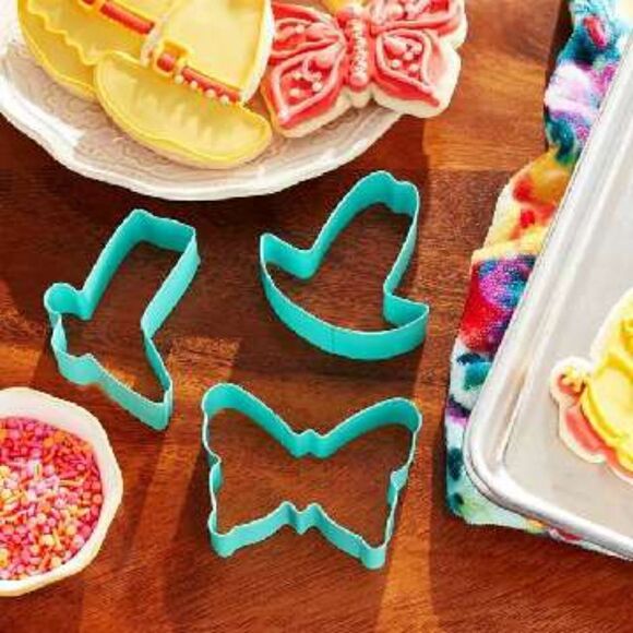 š¦āNewĀ PioneerāWomanā3-PieceāTealāBlueāCookieāCutterāSet - Picture 3 of 10